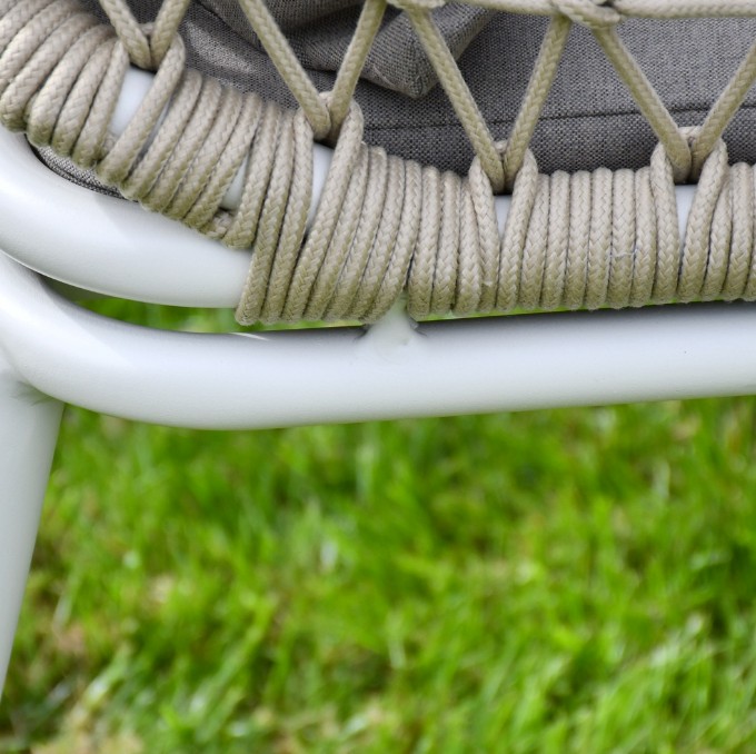 SAC Deluxe Rope 4 Chairs and Round Table